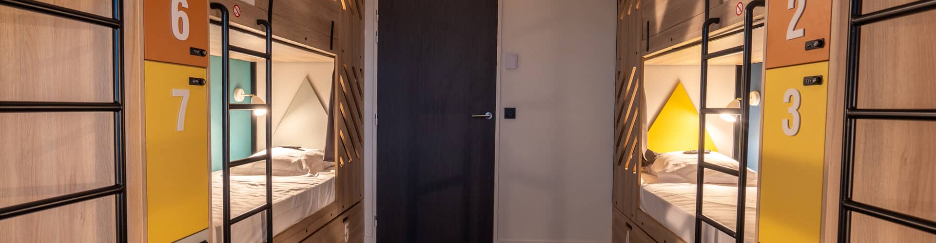 Dortoir privatisable et confortable à l’hostel Whoo Bordeaux Bacalan, une solution flexible pour groupes ou voyageurs en solo.