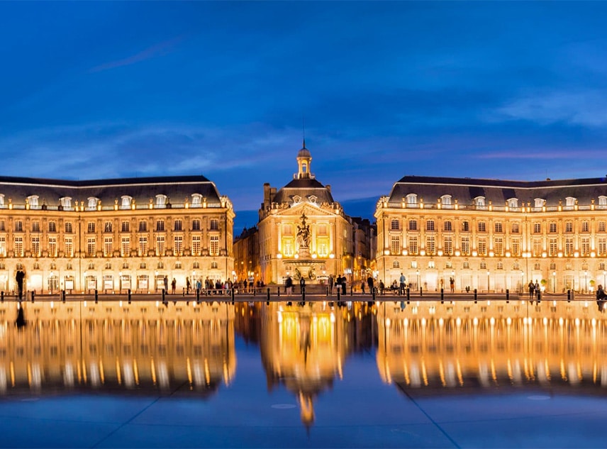 Une vue place de l'opéra de Bordeaux - Destinations | Rennes & Bordeaux : Des villes attractives - Whoo